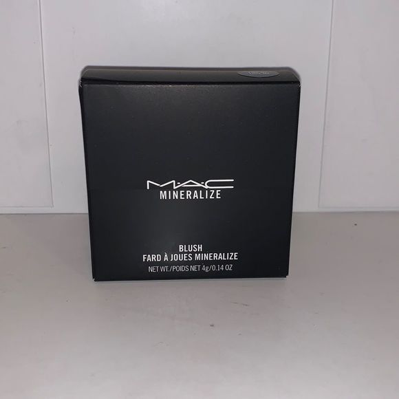 MAC LOVE ME, LIKE ME Mineralize Blush NIB - Picture 3 of 9